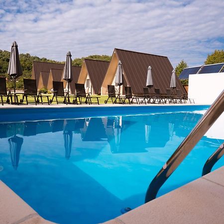 La Casute Hotel Capatineni-Paminteni ภายนอก รูปภาพ