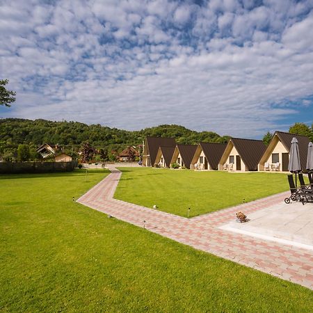 La Casute Hotel Capatineni-Paminteni ภายนอก รูปภาพ