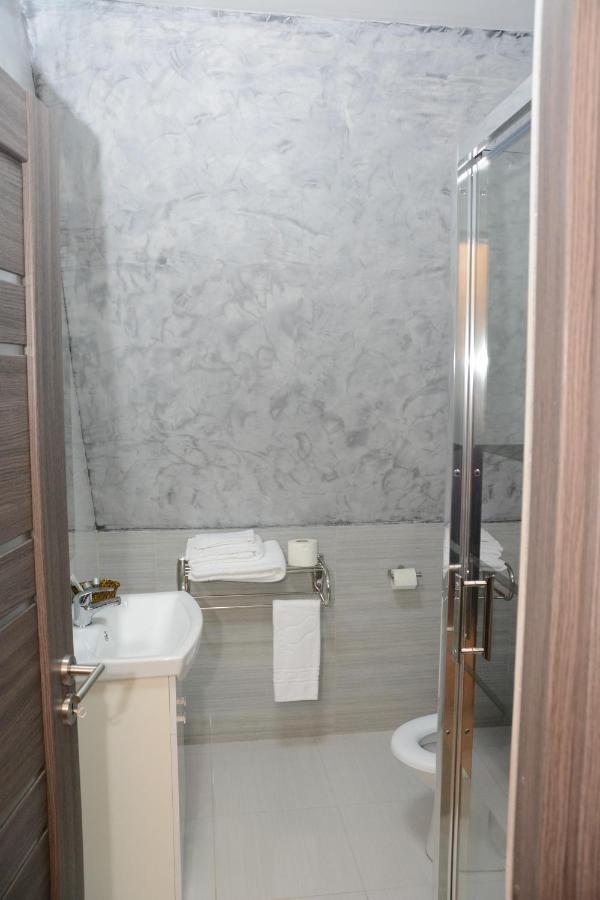 La Casute Hotel Capatineni-Paminteni ภายนอก รูปภาพ