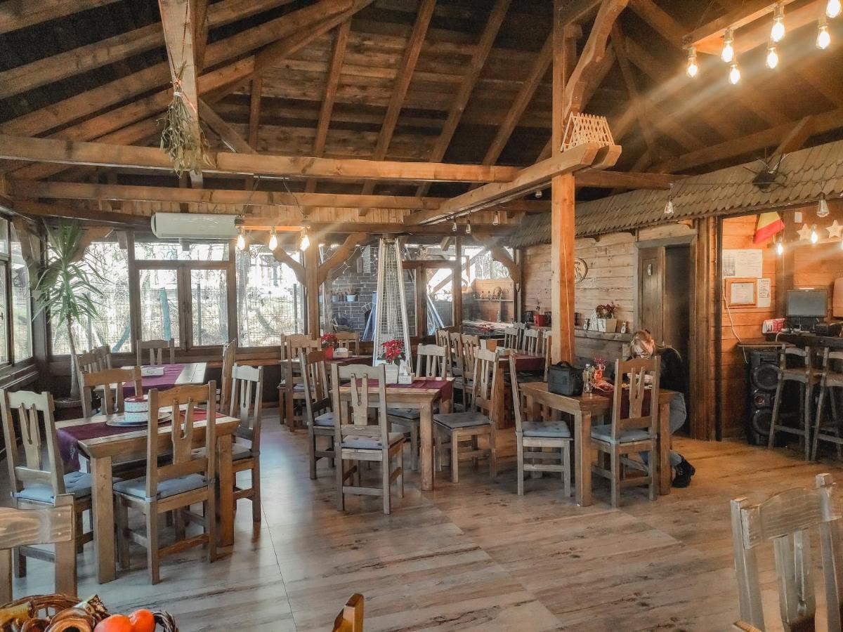 La Casute Hotel Capatineni-Paminteni ภายนอก รูปภาพ