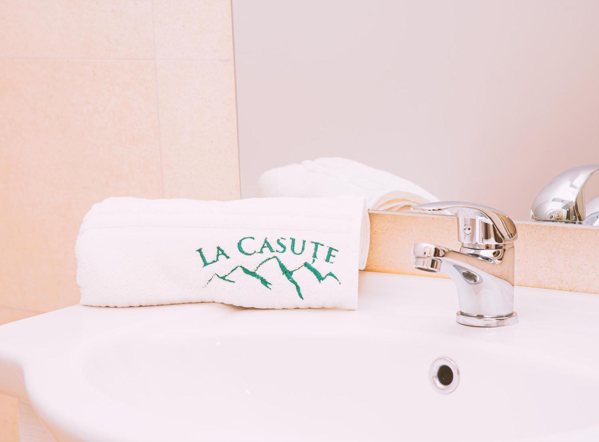 La Casute Hotel Capatineni-Paminteni ภายนอก รูปภาพ