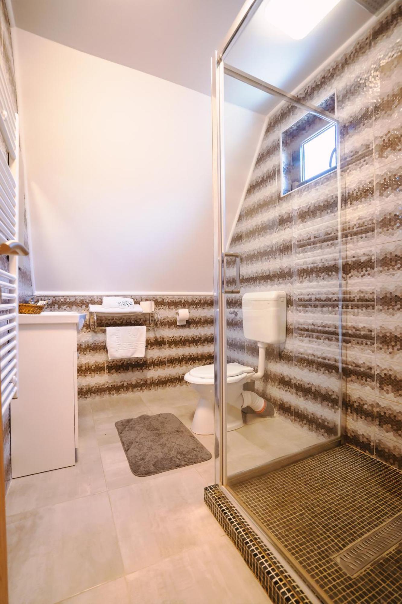 La Casute Hotel Capatineni-Paminteni ภายนอก รูปภาพ