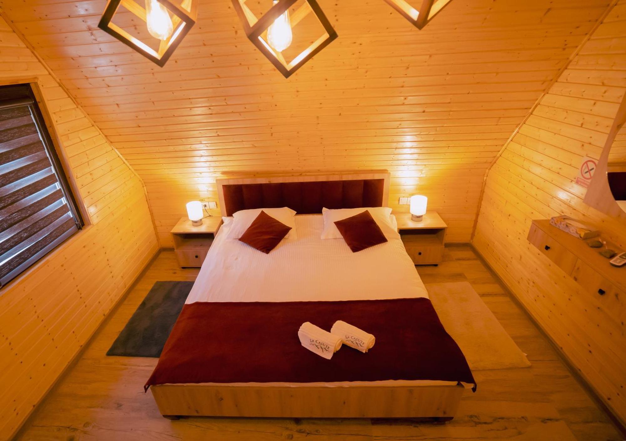 La Casute Hotel Capatineni-Paminteni ภายนอก รูปภาพ